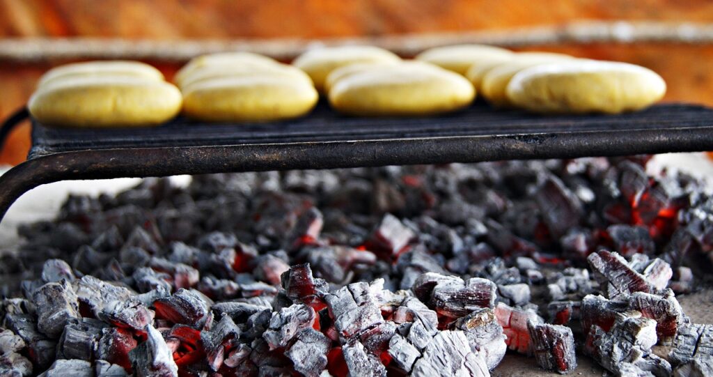 arepas, venezuela, food-4709610.jpg