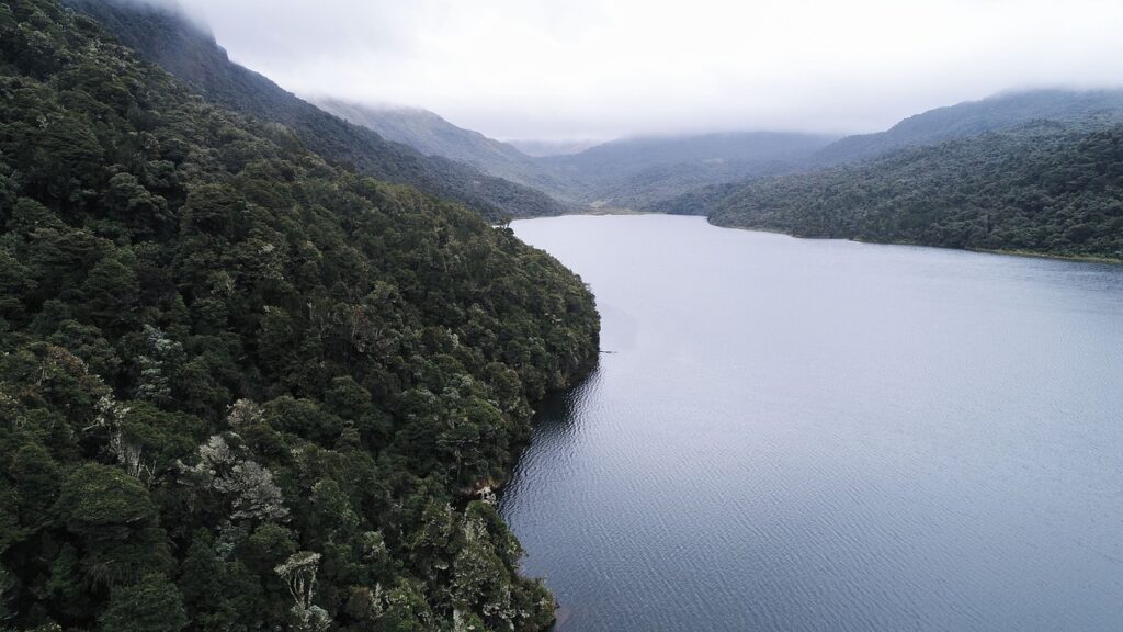 laguna de san marcos, cayambe, ecuador-3590121.jpg