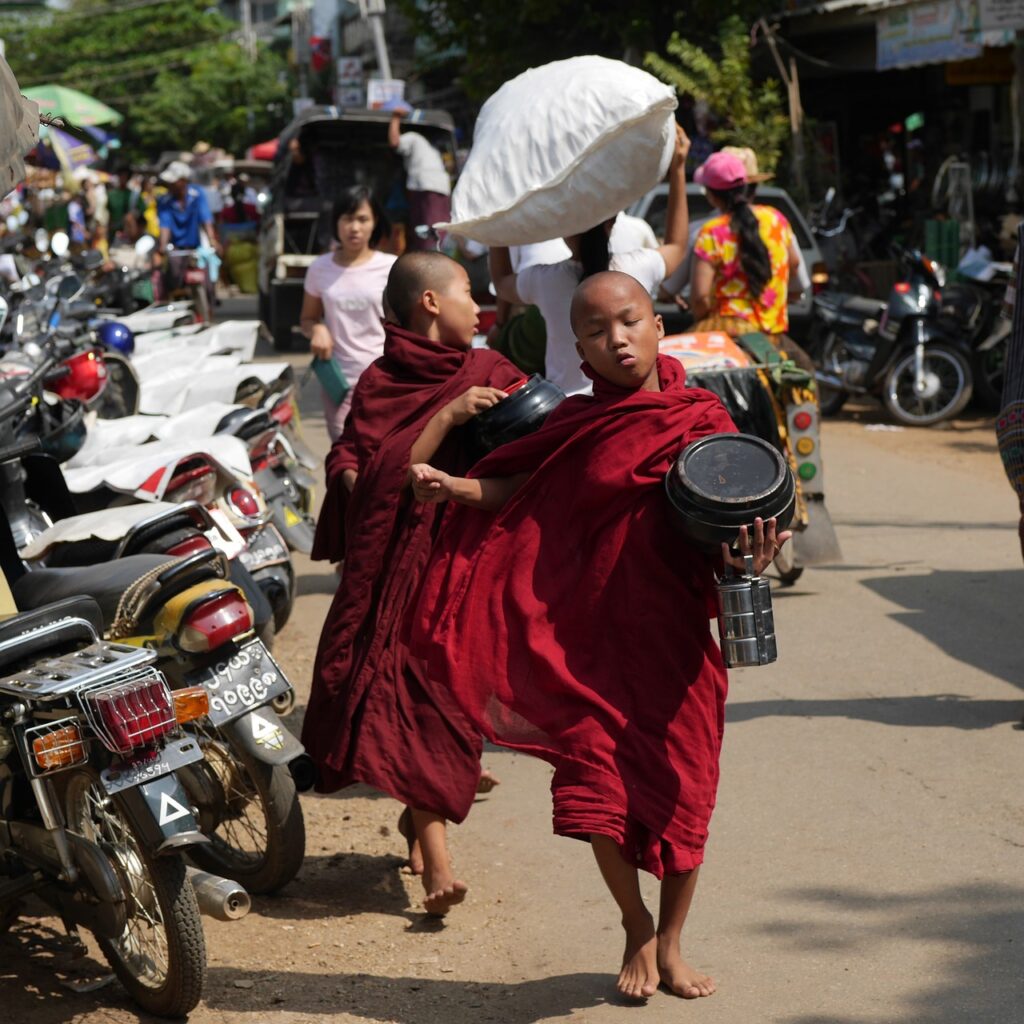 monks, myanmar, children-504519.jpg