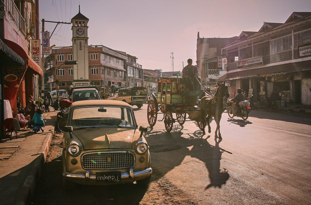 street scene, automobile, myanmar-4318199.jpg